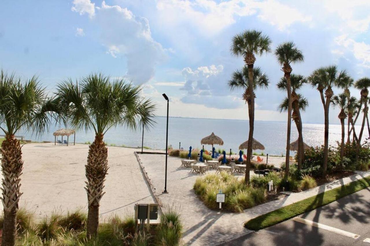 Bay Views From Your Balcony Beach Resort Tampa Eksteriør billede
