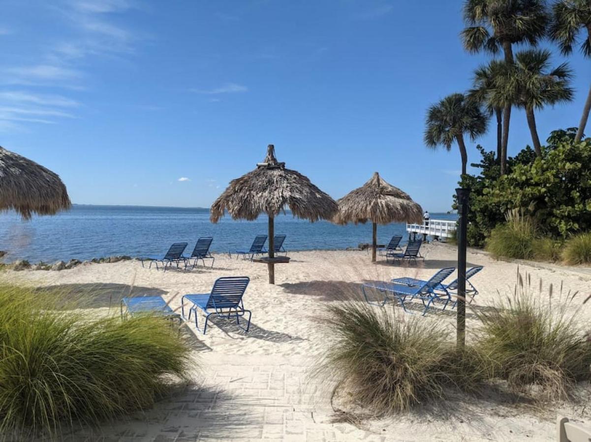 Bay Views From Your Balcony Beach Resort Tampa Eksteriør billede