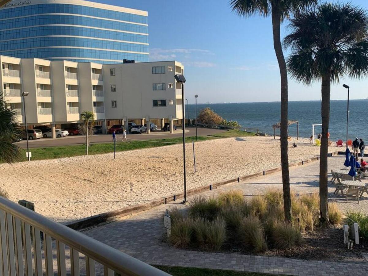 Bay Views From Your Balcony Beach Resort Tampa Eksteriør billede