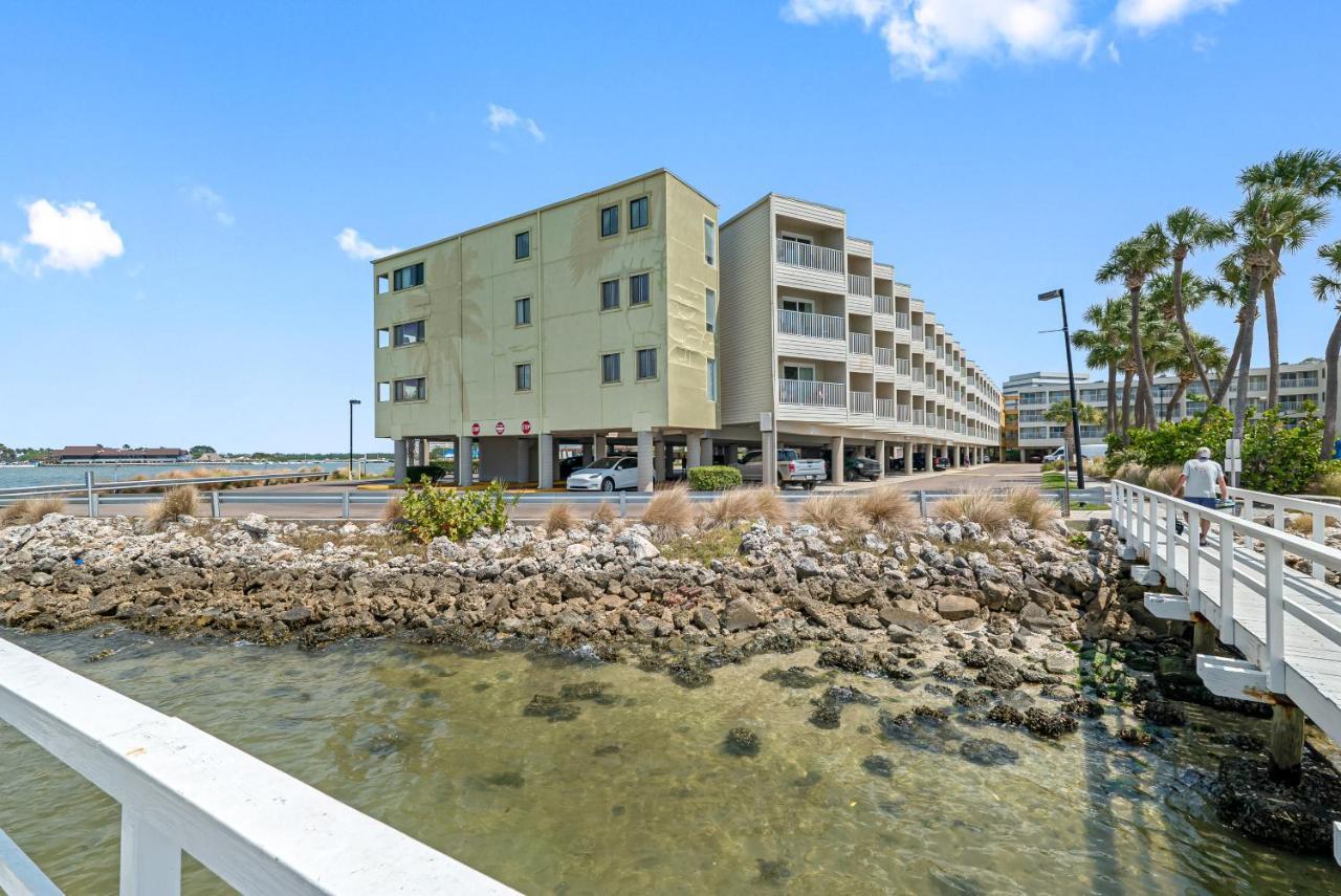 Bay Views From Your Balcony Beach Resort Tampa Eksteriør billede
